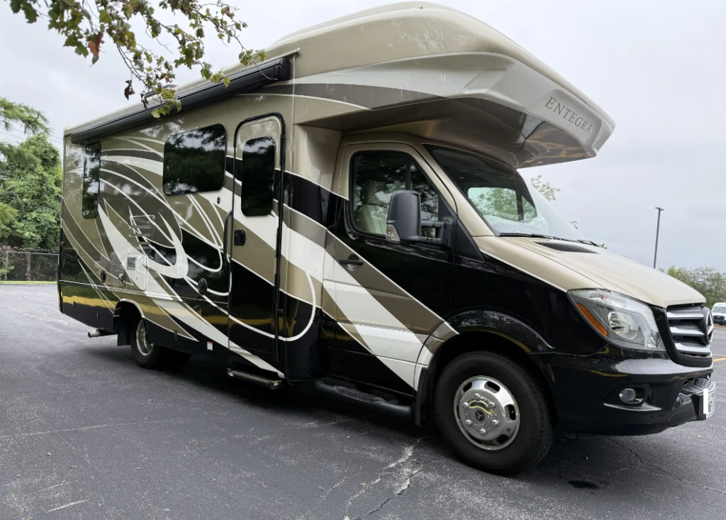 2019 Mercedes-Benz Entegra Qwest