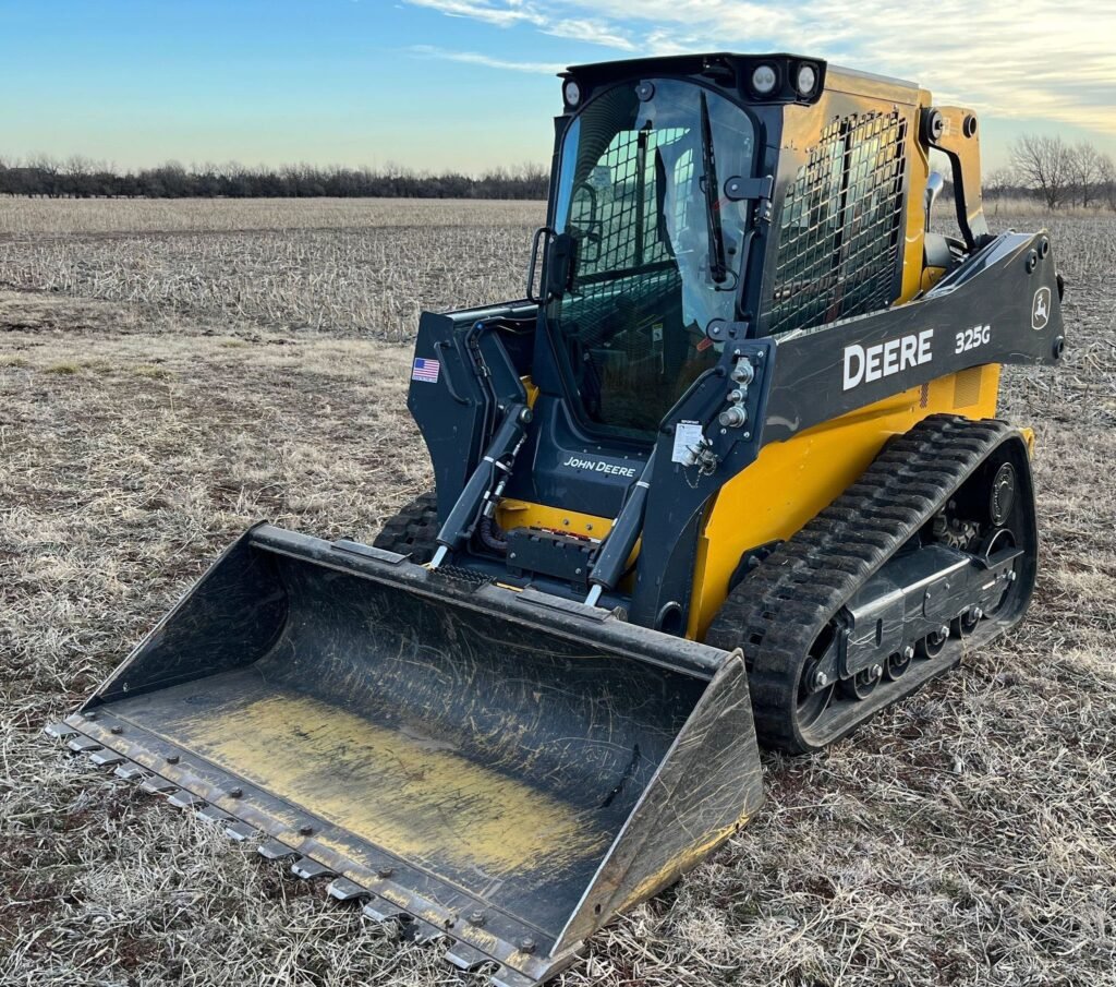 2019 John Deere 325G