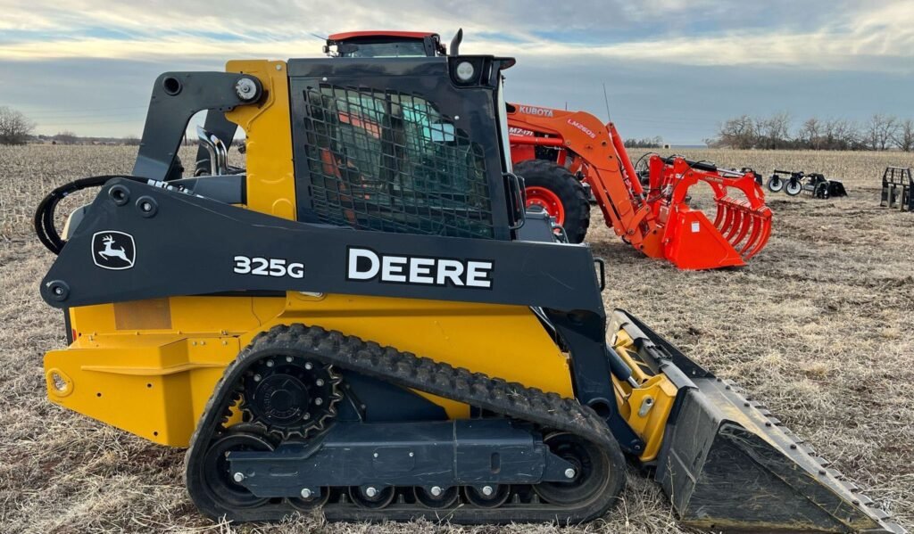 2019 John Deere 325G