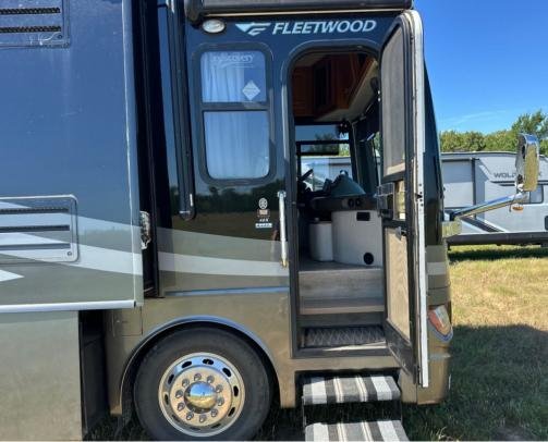 2007 Fleetwood Discovery